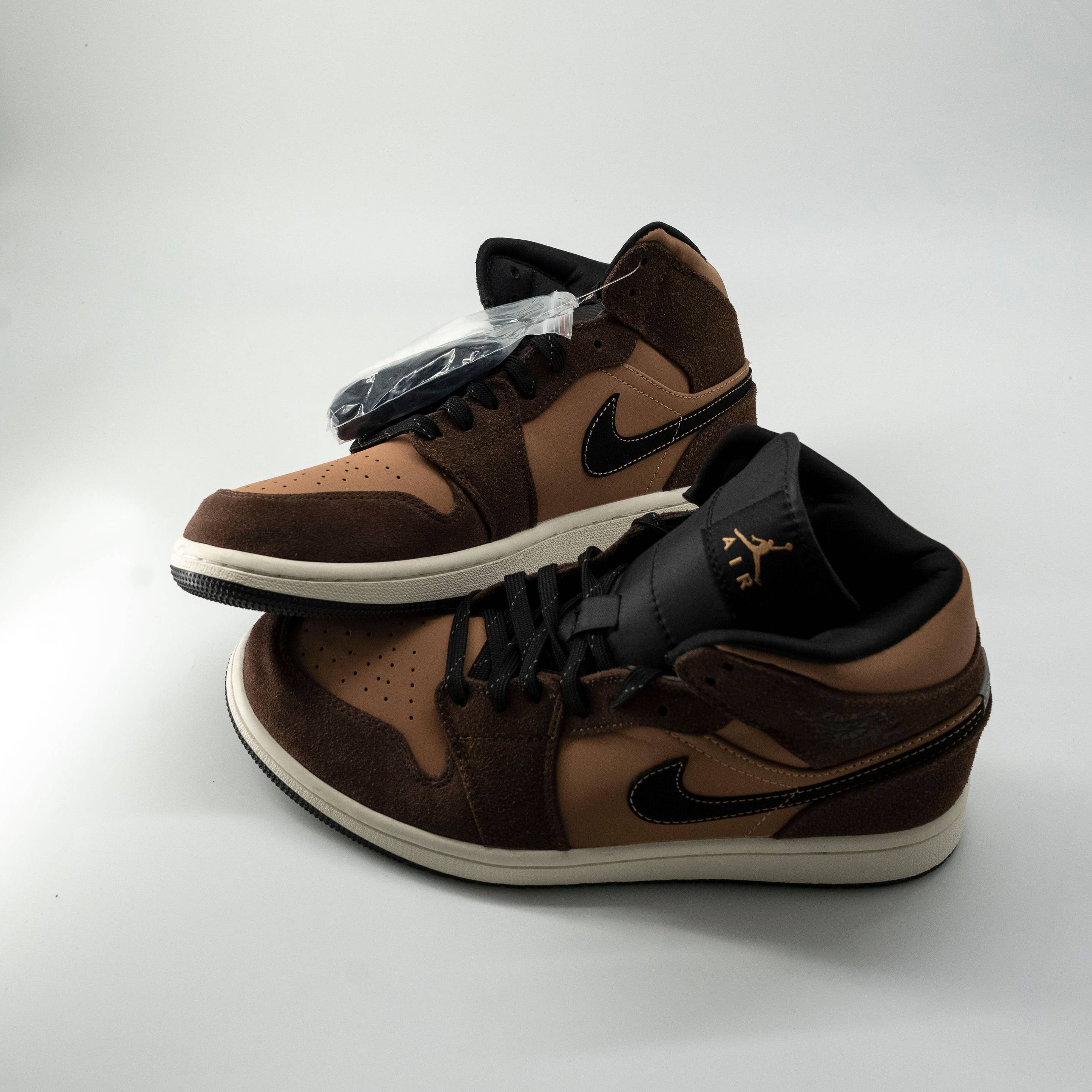 Air Jordan 1 mid brown